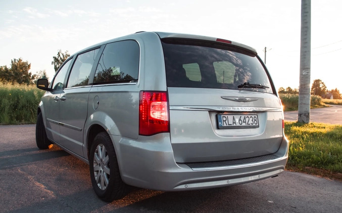 Chrysler Town &amp; Country cena 42600 przebieg: 284000, rok produkcji 2012 z Mordy małe 254